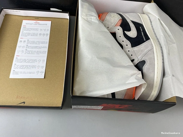 MaikeSneakers Jordan1 Grey Crimson WellDesigned Neutral Hyper Retro 555088- 3773 1027